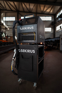 Оптоволоконный аппарат лазерной сварки с воздушным охлаждением SEKIRUS SVR1200А - производство Россия