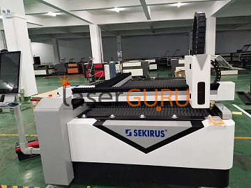 Лазерный металлорежущий станок 500Вт SEKIRUS P2602M-2513S_3